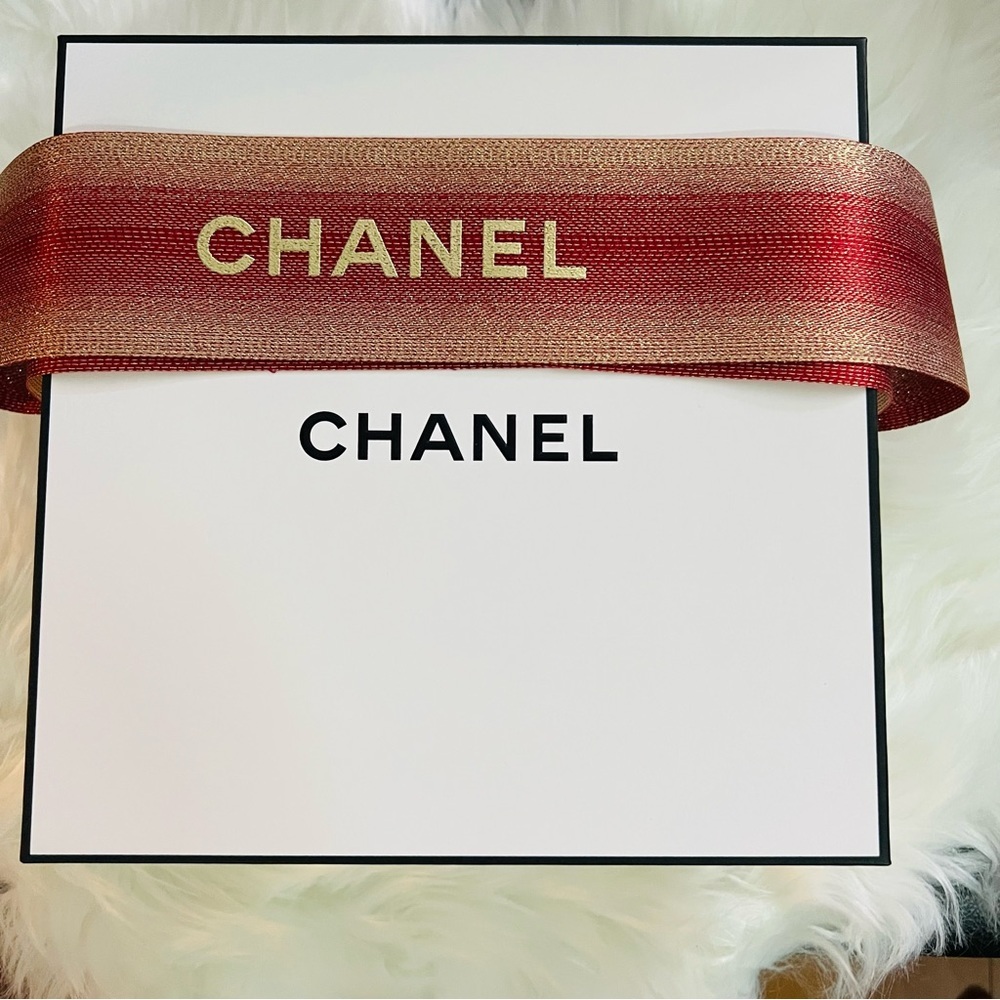 Chanel Gift Box w/ Holiday Ribbon red and Gold Limited Edition Ribbon